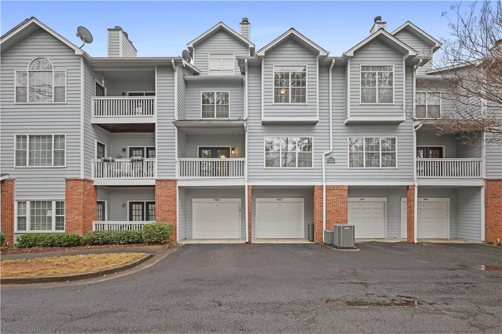 907 Vinings Forest Ln., Smyrna, GA 30080