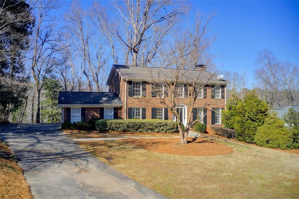 882 Edgewater Tr., Atlanta, GA 30328