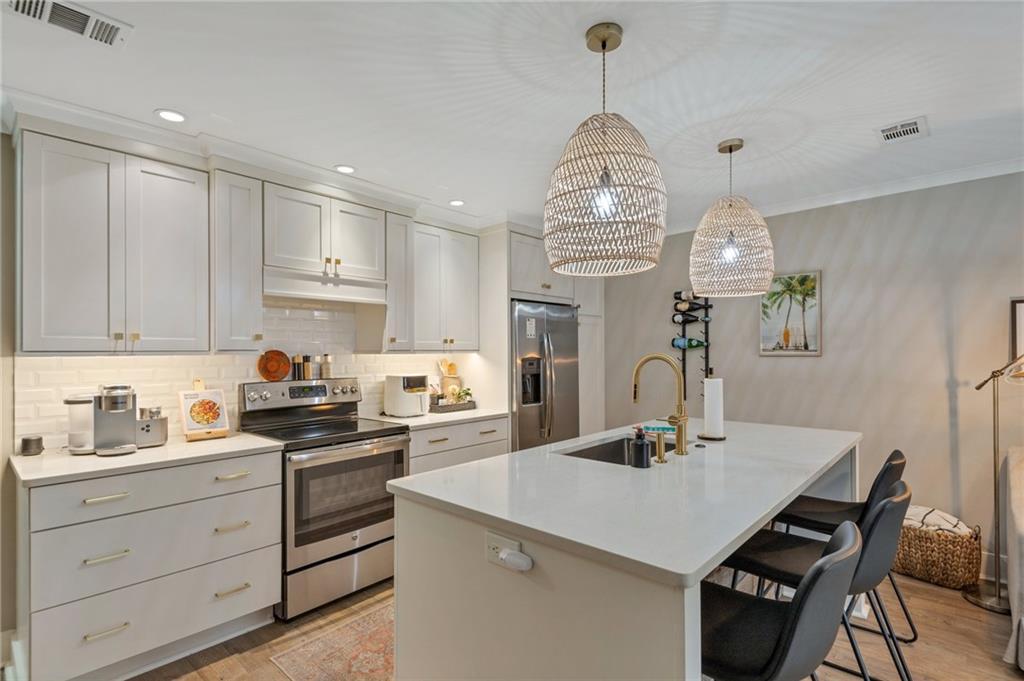100 Verlaine Pl., Atlanta, GA 30327