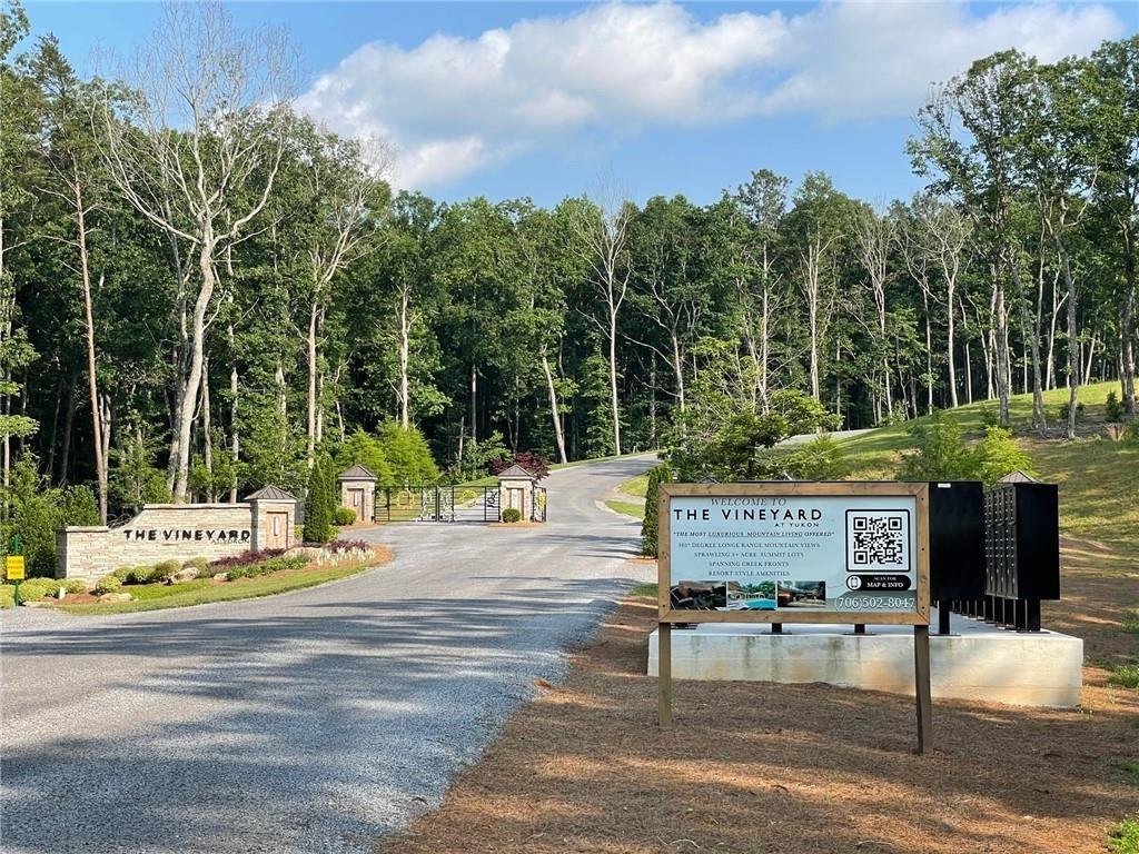134 Twisted Oak Rd., Talking Rock, GA 30175