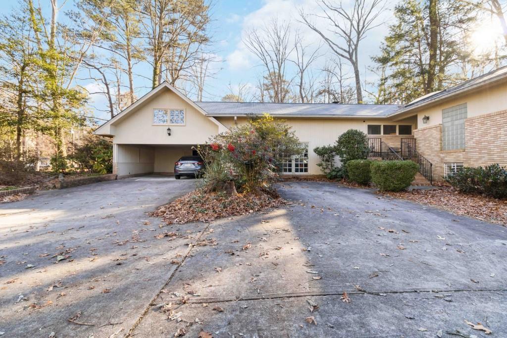 911 Vistavia Cir., Decatur, GA 30033