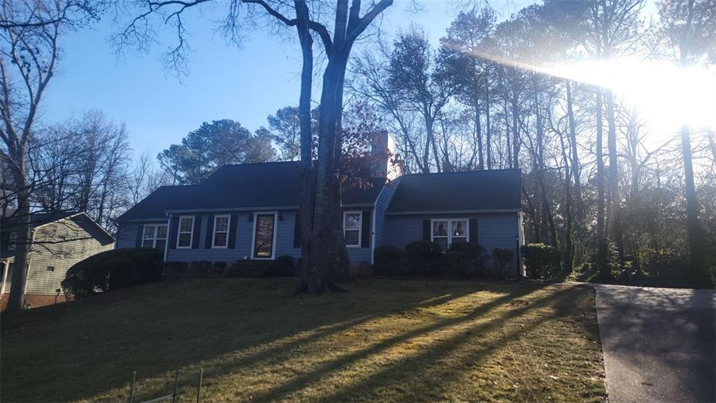 118 Knotts Landing Dr., Woodstock, GA 30188