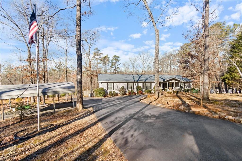160 Peaceful Stream Tr., Cleveland, GA 30528