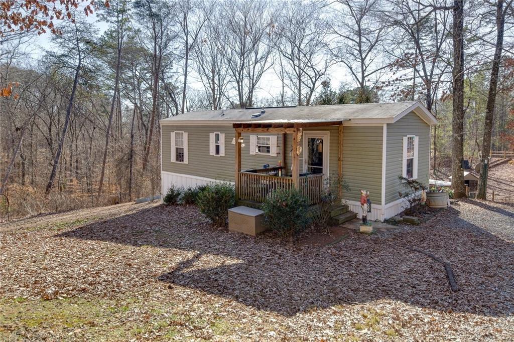 76 Brookstone Ct., Talking Rock, GA 30175