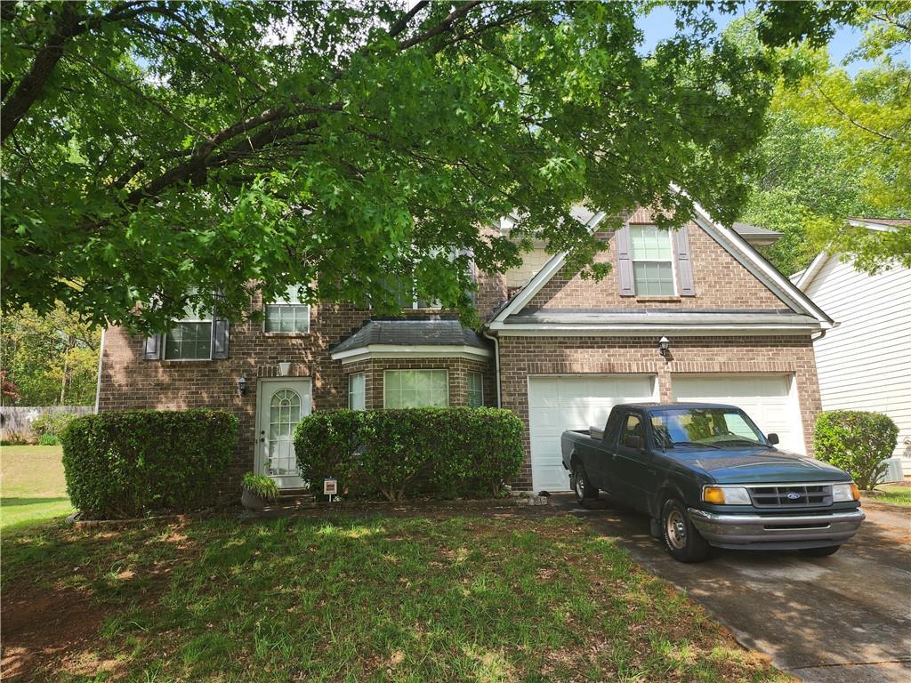 5789 Star Flower Dr., Ellenwood, GA 30294