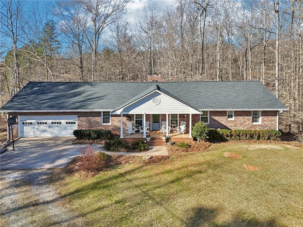 305 Huff Lake Rd., Bogart, GA 30622