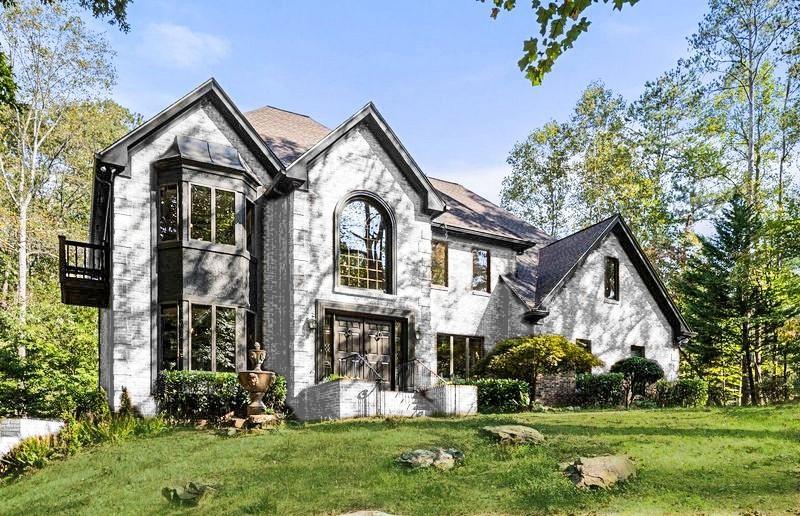 880 Cold Harbor Dr., Roswell, GA 30075