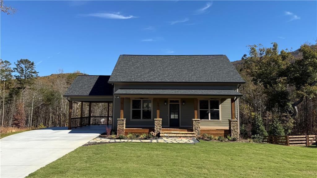 28 Boulder Ln, Cleveland, GA 30528