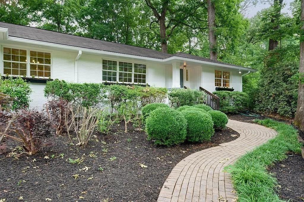 350 Forest Hills Dr., Atlanta, GA 30342