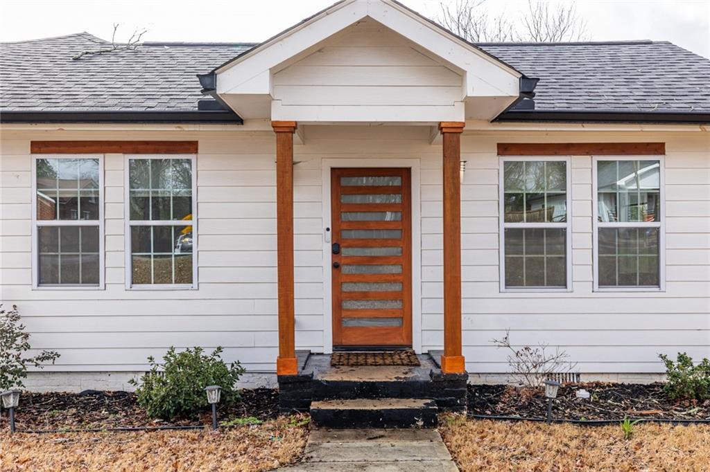 1466 Venetian Dr., Atlanta, GA 30311