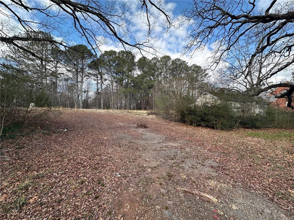 6381 Putnam Ford Dr., Woodstock, GA 30189