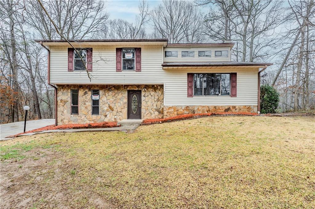 3998 Chimney Ridge Dr., Ellenwood, GA 30294