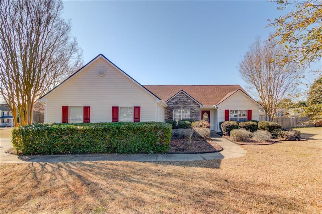 1553 Nicole Ridge Ct., Loganville, GA 30052