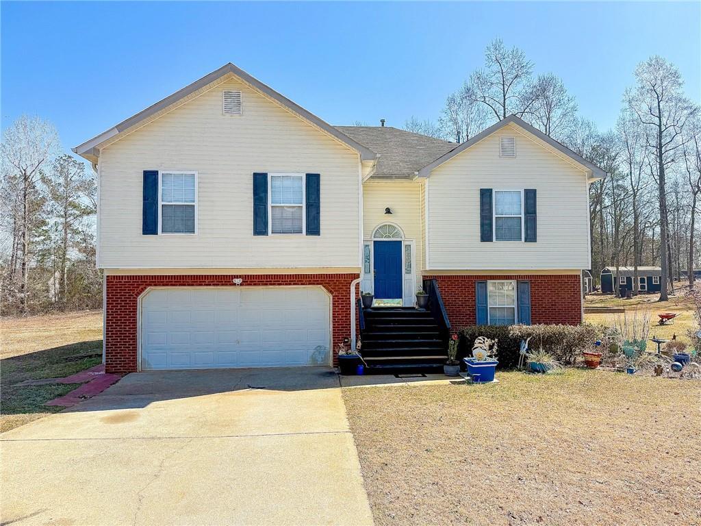 226 Saul Dr., Ellenwood, GA 30294