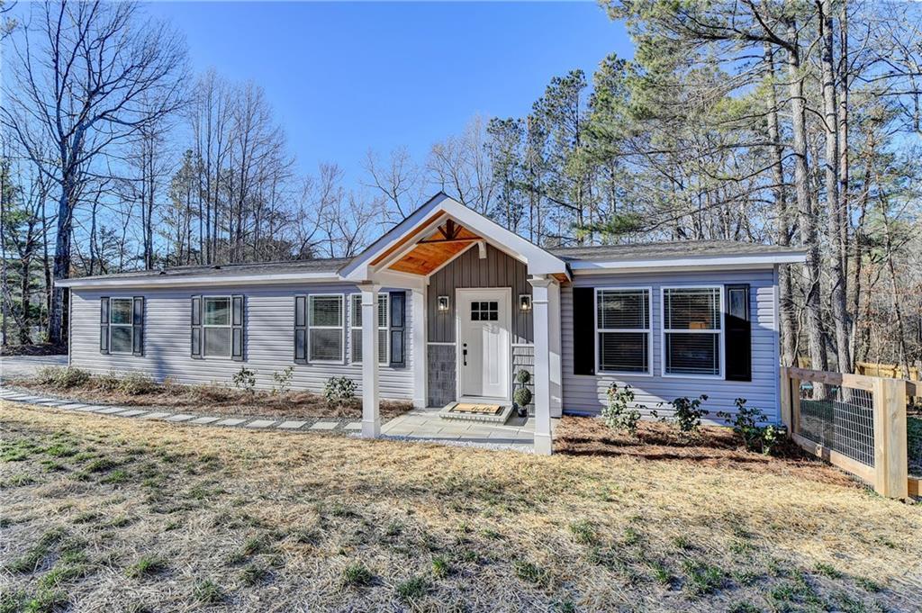 215 Hogan Pond Ln., Ball Ground, GA 30107