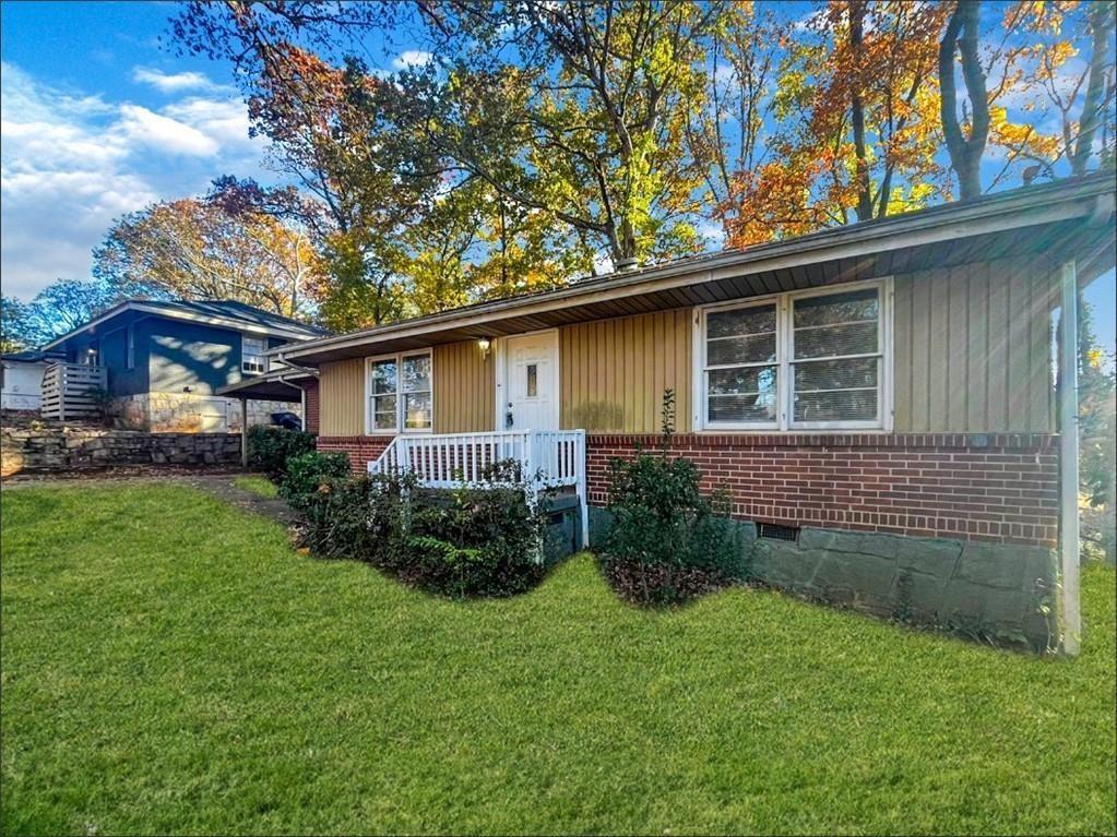 1686 Valencia Rd., Decatur, GA 30032
