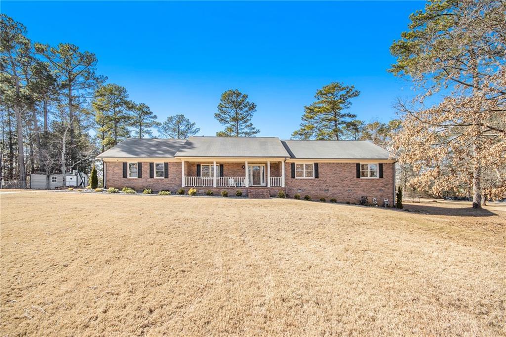 345 Wedgefield Dr., Mcdonough, GA 30252