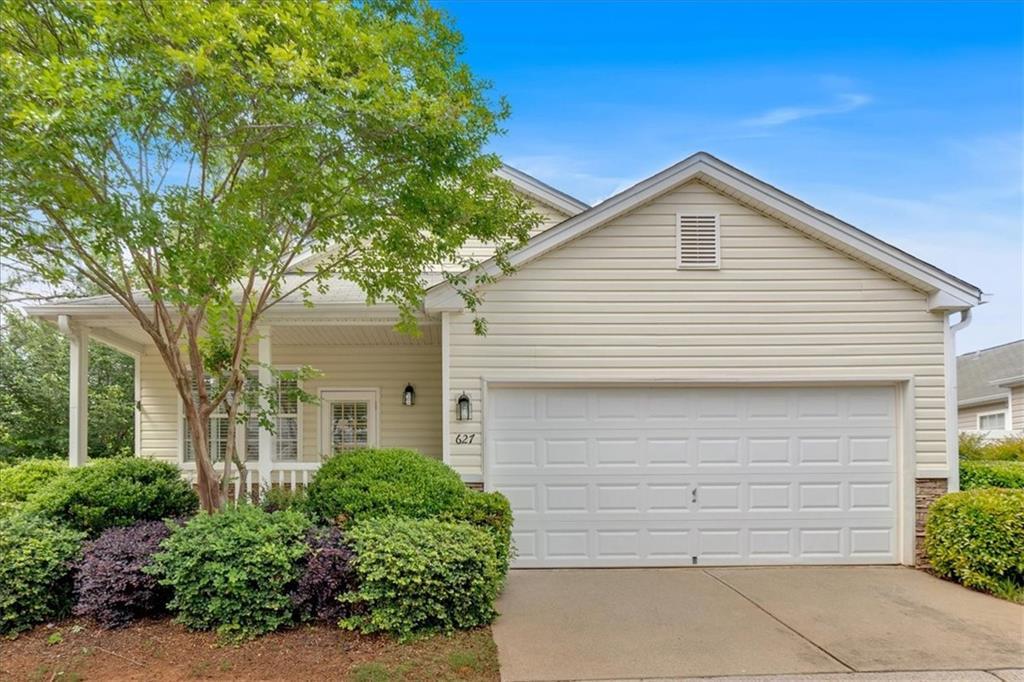 627 W Oaks Dr., Woodstock, GA 30188