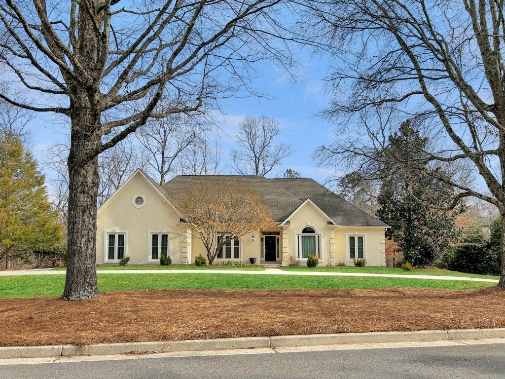 325 Sweet Briar Ct., Alpharetta, GA 30004