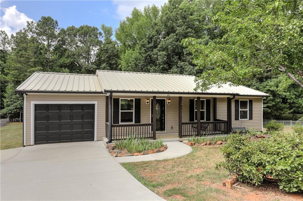612 Rich Davis Rd., Hiram, GA 30141