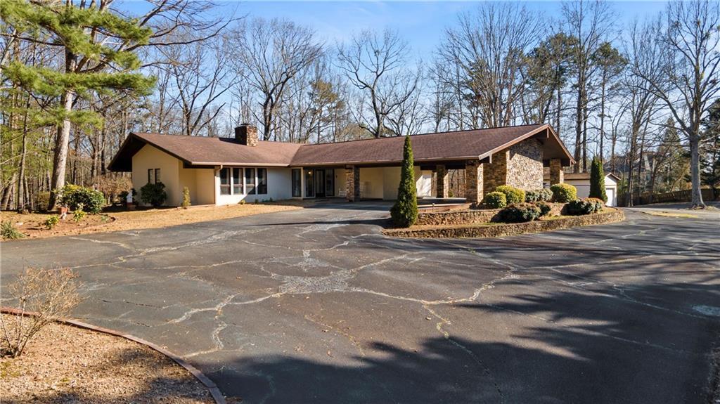 2499 E Maddox Rd., Buford, GA 30519