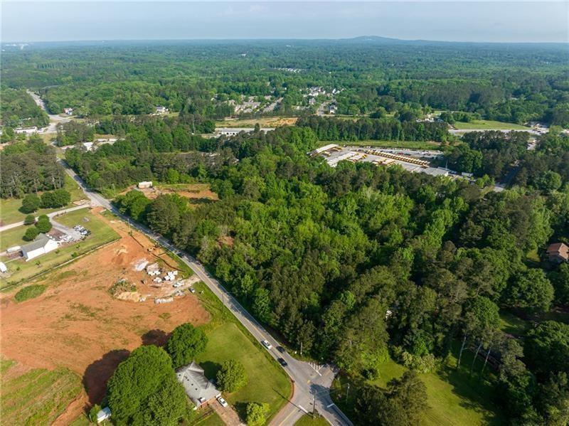 3989 Flint Hill Rd., Powder Springs, GA 30127