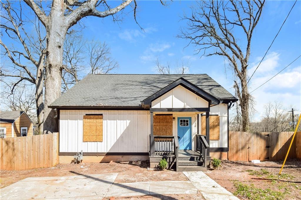 1114 Oak Knoll Ter., Atlanta, GA 30315