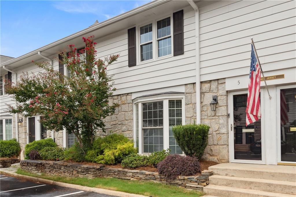 136 Peachtree Memorial Dr. #NJ5, Atlanta, GA 30309