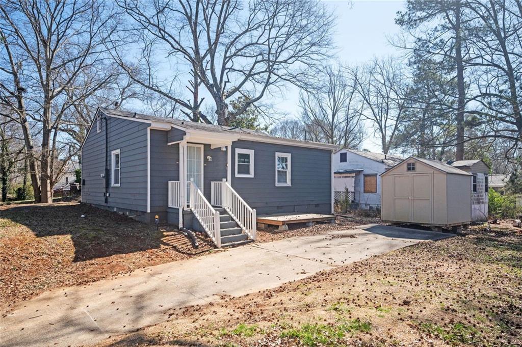 1073 Oakland Drive Dr., Atlanta, GA 30310