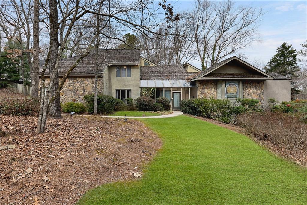 870 Waddington Ct., Atlanta, GA 30350