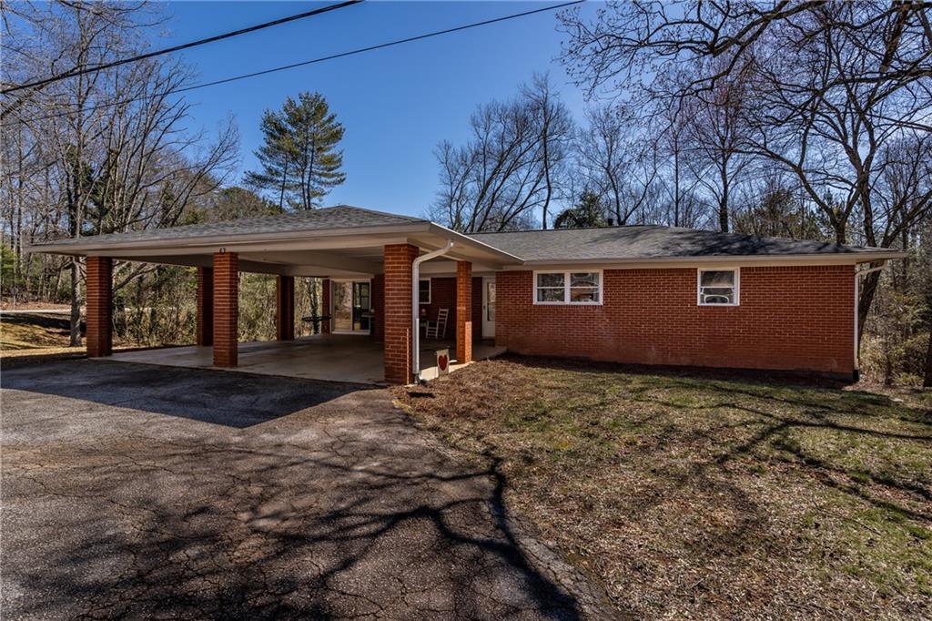 25 Cane Creek Valley Rd., Dahlonega, GA 30533