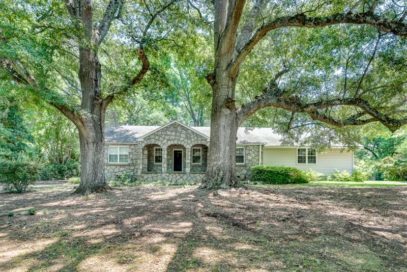 1110 Asbury St., Oxford, GA 30054
