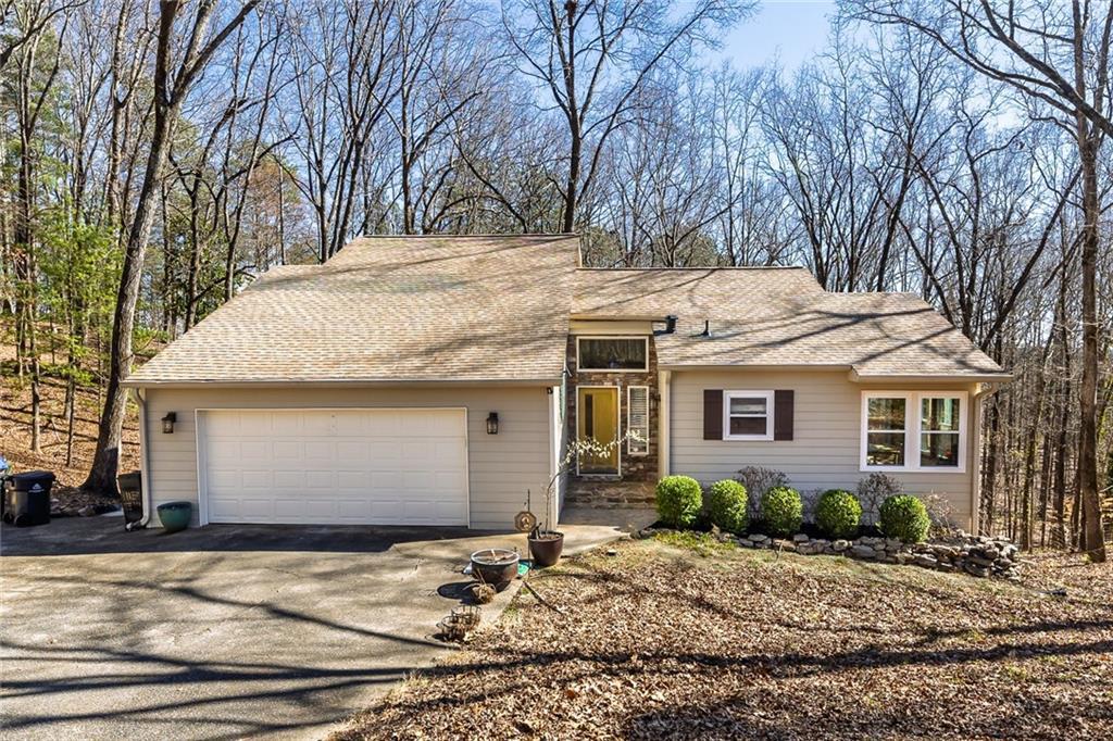 920 Pine Grove Pointe Dr., Roswell, GA 30075