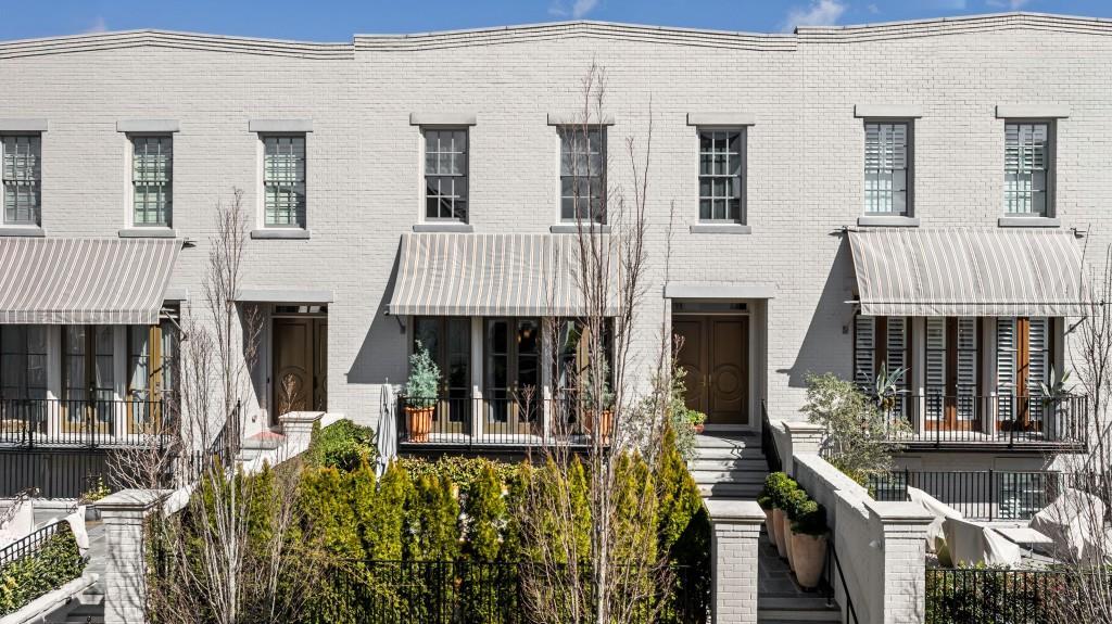210 Calypso Cir., Atlanta, GA 30305