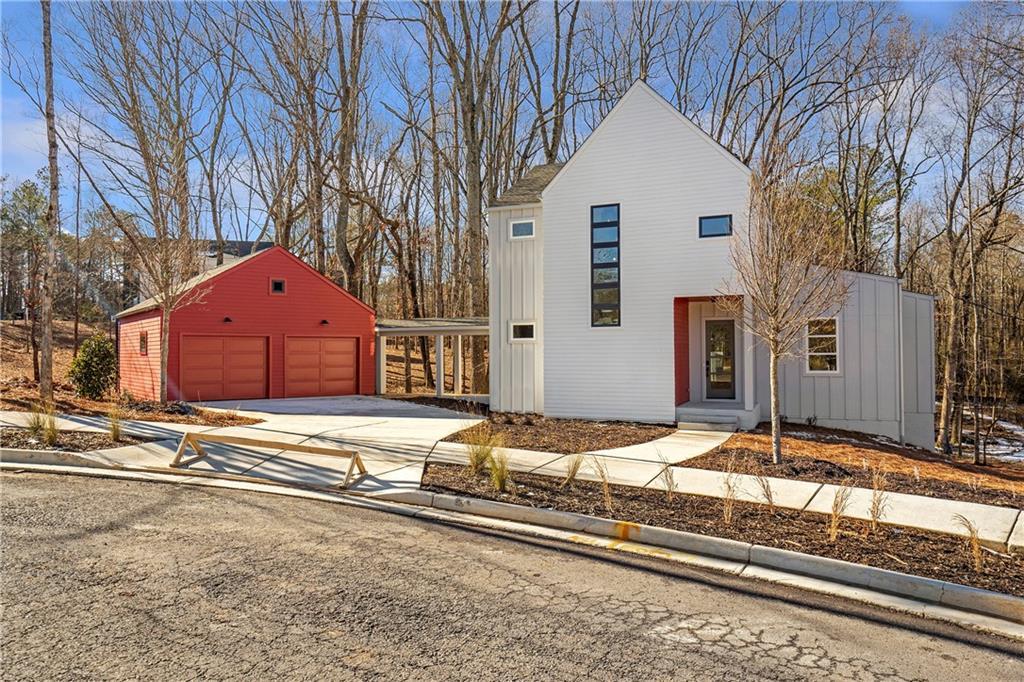145 Cedarwood Ln., Roswell, GA 30075