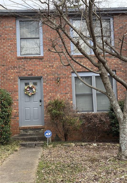 288 Roswell Commons Cir., Roswell, GA 30076