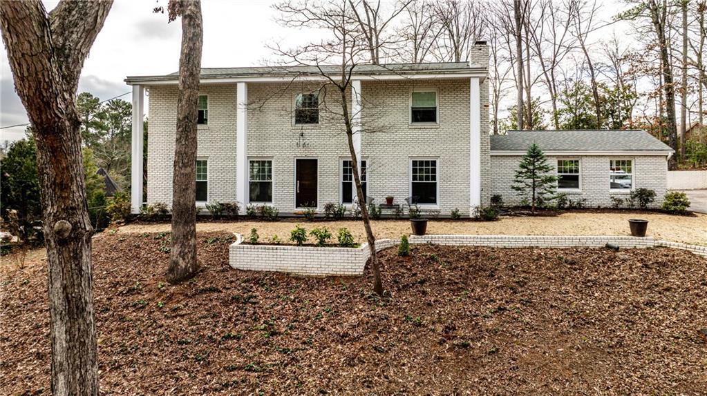 800 Glenairy Dr., Atlanta, GA 30328
