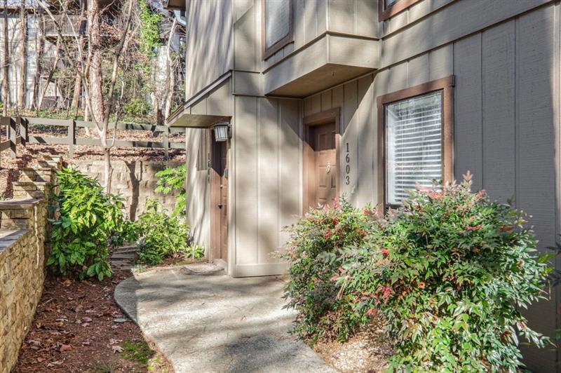 1603 Cumberland Ct., Smyrna, GA 30080