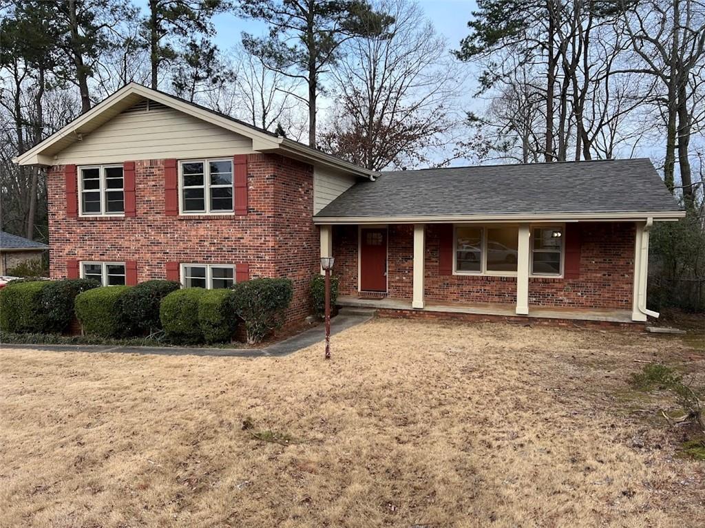 951 Bingham Ln., Stone Mountain, GA 30083
