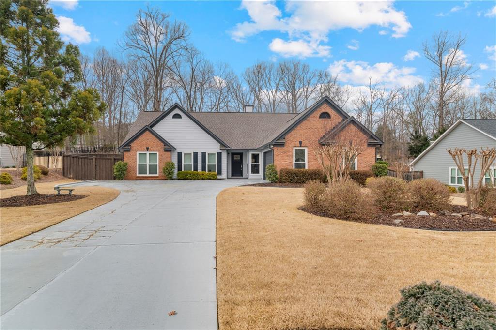 5587 Newberry Point Dr., Flowery Branch, GA 30542