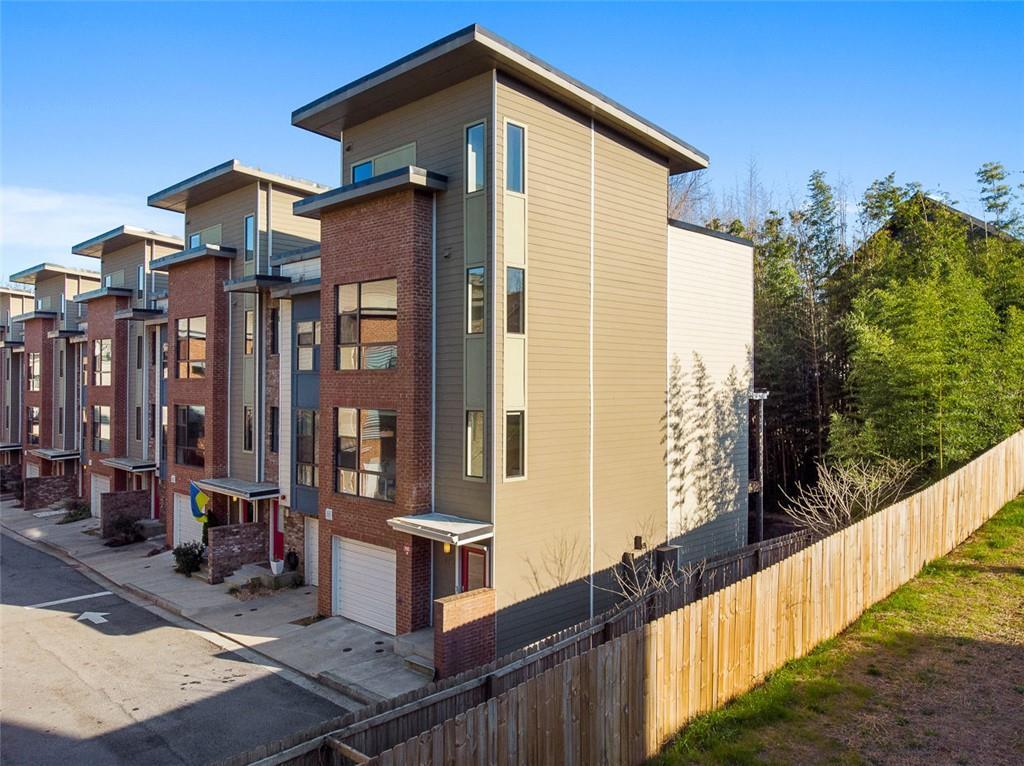 975 Moda Dr., Atlanta, GA 30316