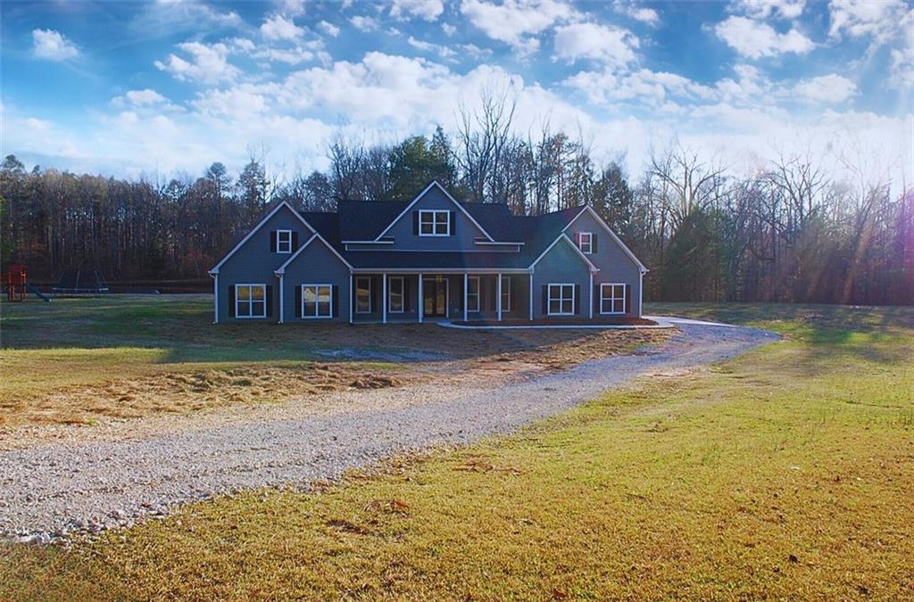587 Piedmont Rd., Barnesville, GA 30204