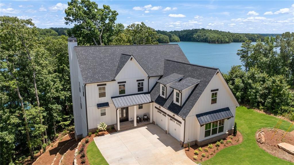 9720 Peninsula Dr., Gainesville, GA 30506