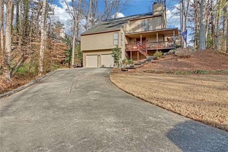 3916 Loch Highland Pass, Roswell, GA 30075