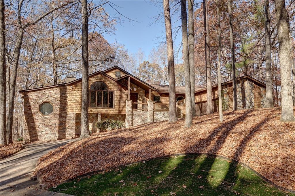 935 Pine Grove Pointe Dr., Roswell, GA 30075