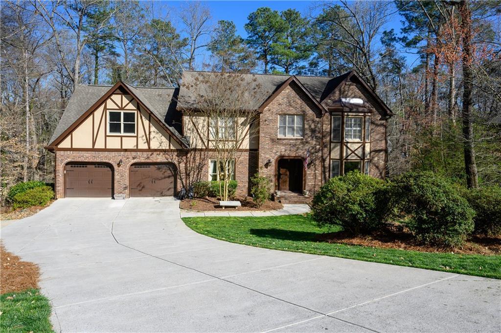 2702 Long Lake Ter., Roswell, GA 30075