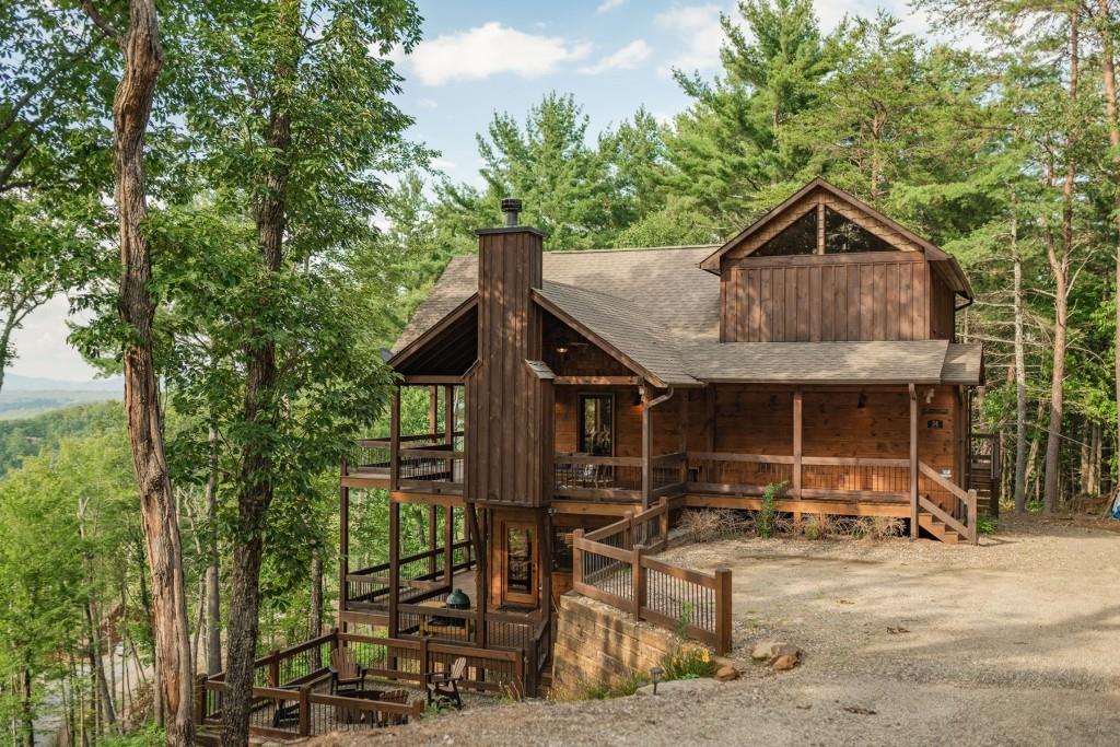 34 Oasis Ln., Blue Ridge, GA 30513