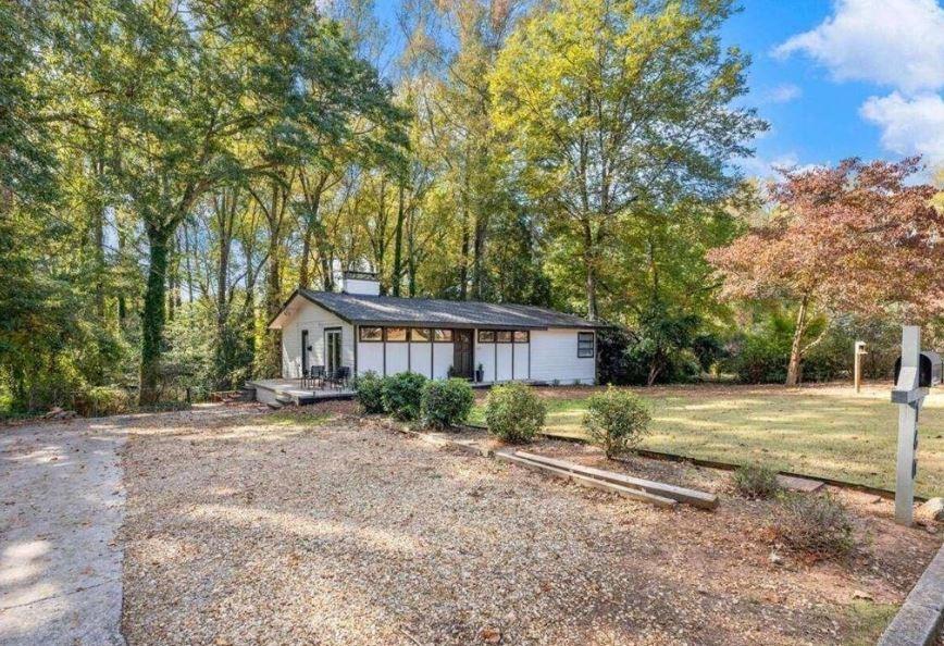160 Riverdale Dr., Athens, GA 30605
