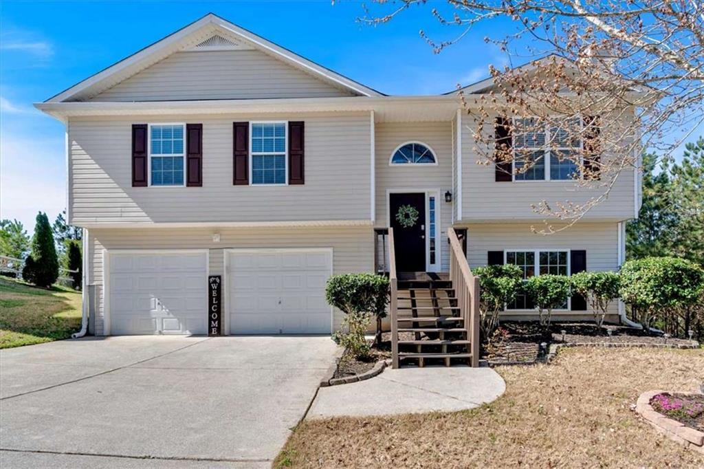 102 Colt Ln., Dallas, GA 30132