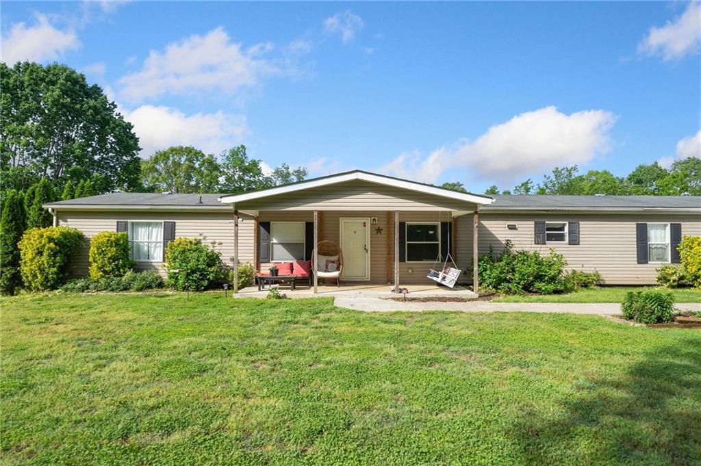 1575 Davis Rd., Fairmount, GA 30139